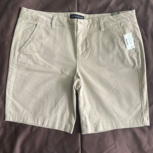 NWT Aeropostale Junior’s Bermuda Shorts, Size 12, 9” Inseam, Khaki